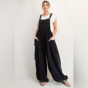 NB127 New Easel  Black Wide-Leg Overalls